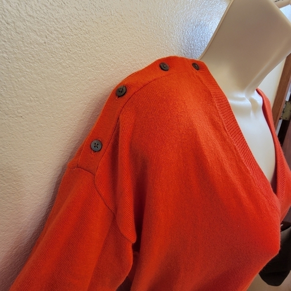 NWT Old Navy Ladies V Neck Short Sleeve Sweater - Picture 3 of 6